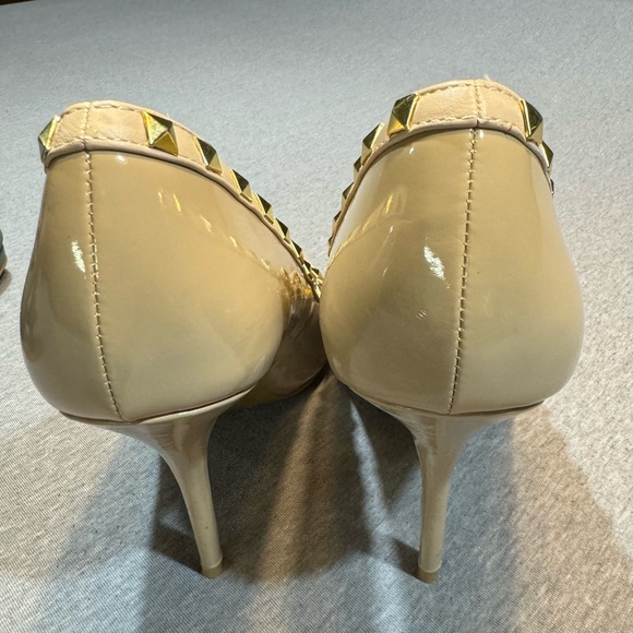 Wild Diva Cream Studded Heels  Size 10 - Picture 2 of 8